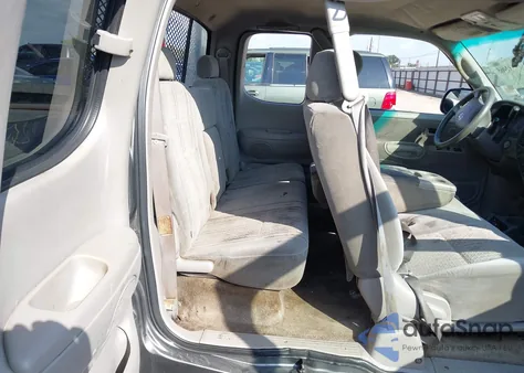 2003 Toyota Tundra Sr5 V8 z USA, uszkodzony, nr VIN 5TBRT34133S387074